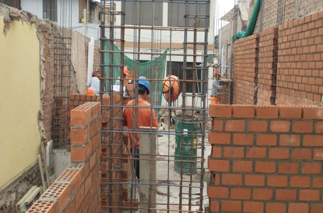 Muros de albañilería confinada